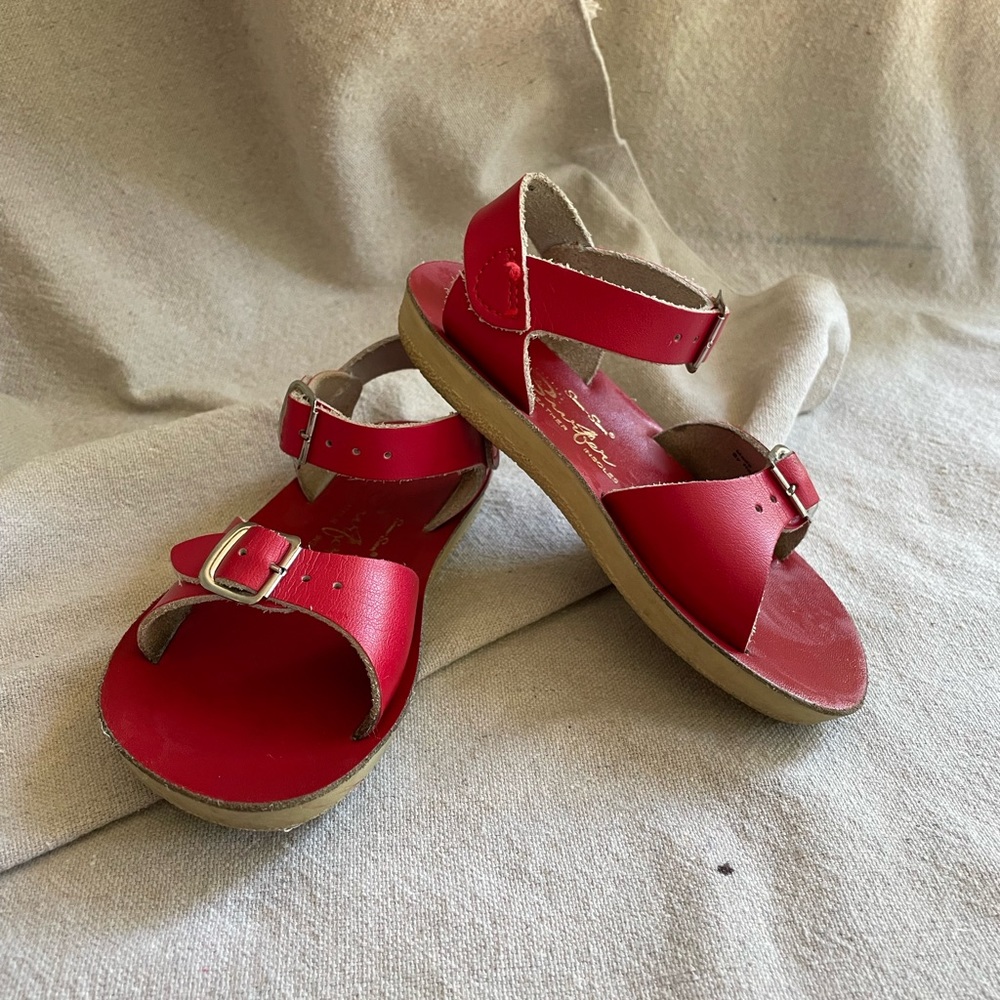 GUC Sun-San Surfer Red Sandals Size 9